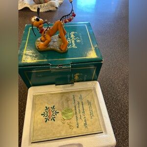 Pluto Helps Decorate the Tree Walt Disney Classics Collection 1996 Figurine